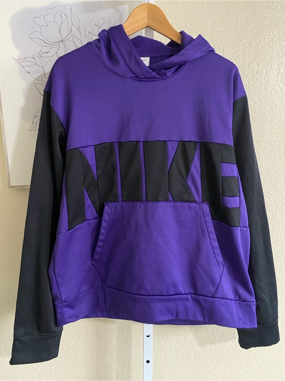 Nike Therma-FIT Purple & Black Big Logo Pullover Hoodie – Size Medium
